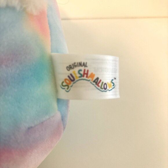 Noe the Sea Bunny 7.5" Squishmallow - Picture 6 of 6